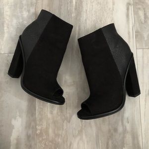 ⚡️Black and Croc Peep Toe Booties